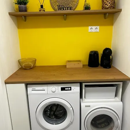 Hello Sunshine شقة زادار